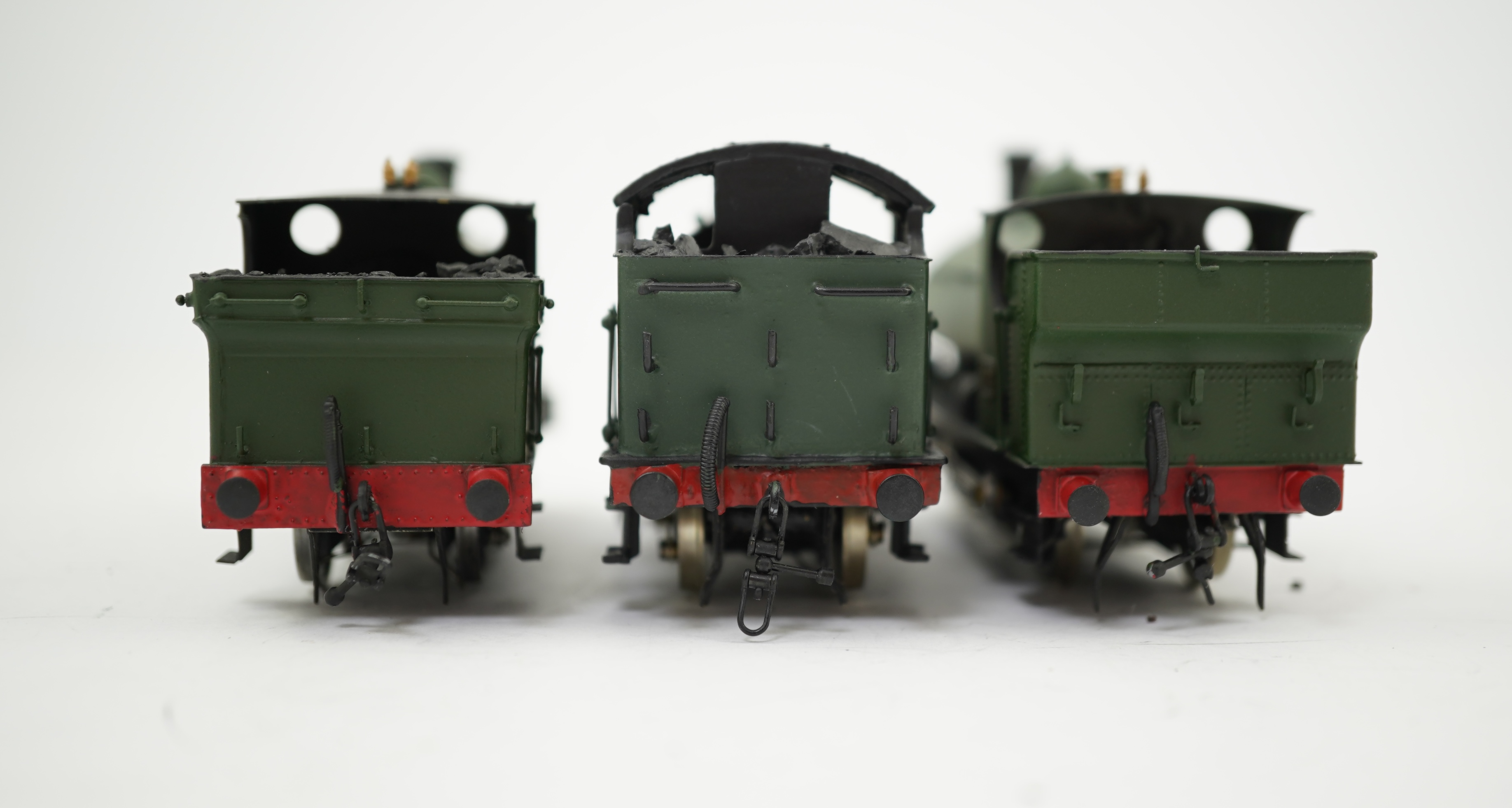 Three 00 gauge brass and white metal kit built GWR saddle tank locomotives; a 1361 class 0-6-0ST, 1362, together with an 850 class 0-6-0ST, 851, and a 727 class 0-6-0ST, 727, constructed, painted and lined to a high stan